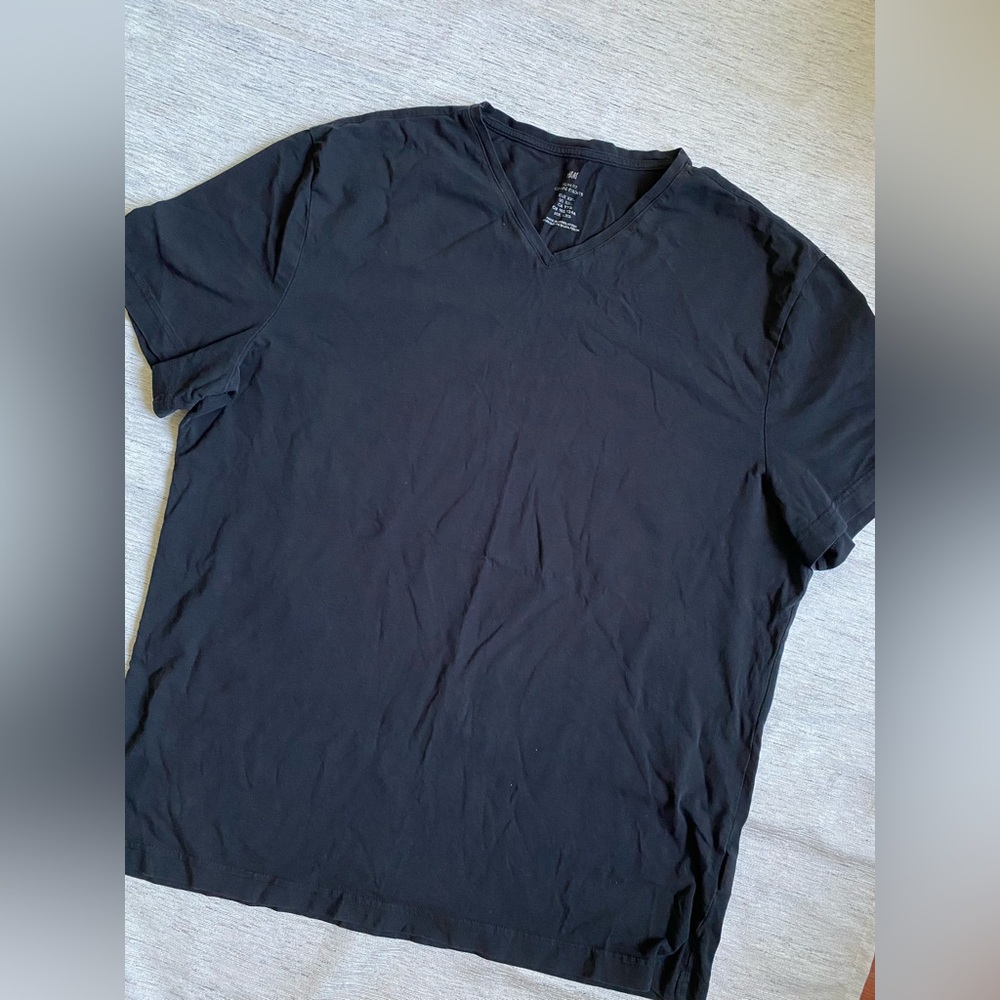H&M Men's Black V-Neck Short Sleeve Tee XXL